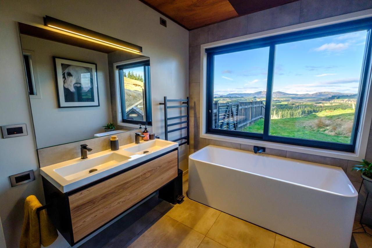 Fiordland Eco-Retreat -- Panoramic Views -- Hot Tub Villa Te Anau Exterior foto