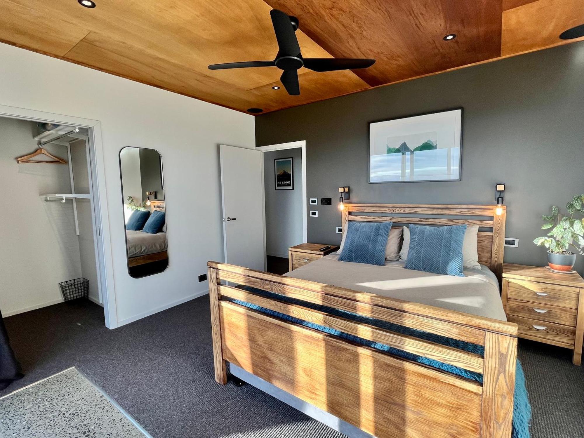 Fiordland Eco-Retreat -- Panoramic Views -- Hot Tub Villa Te Anau Exterior foto