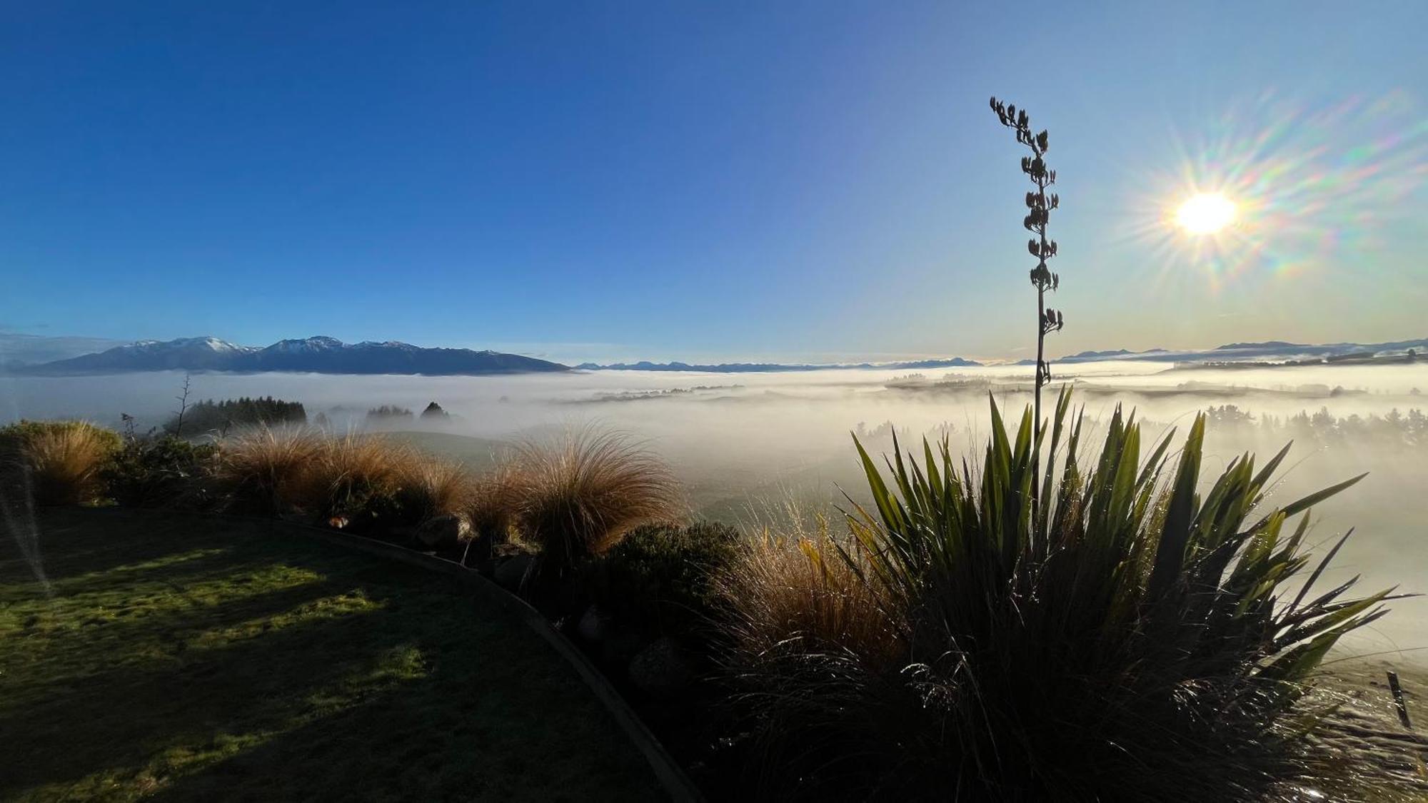 Fiordland Eco-Retreat -- Panoramic Views -- Hot Tub Villa Te Anau Exterior foto